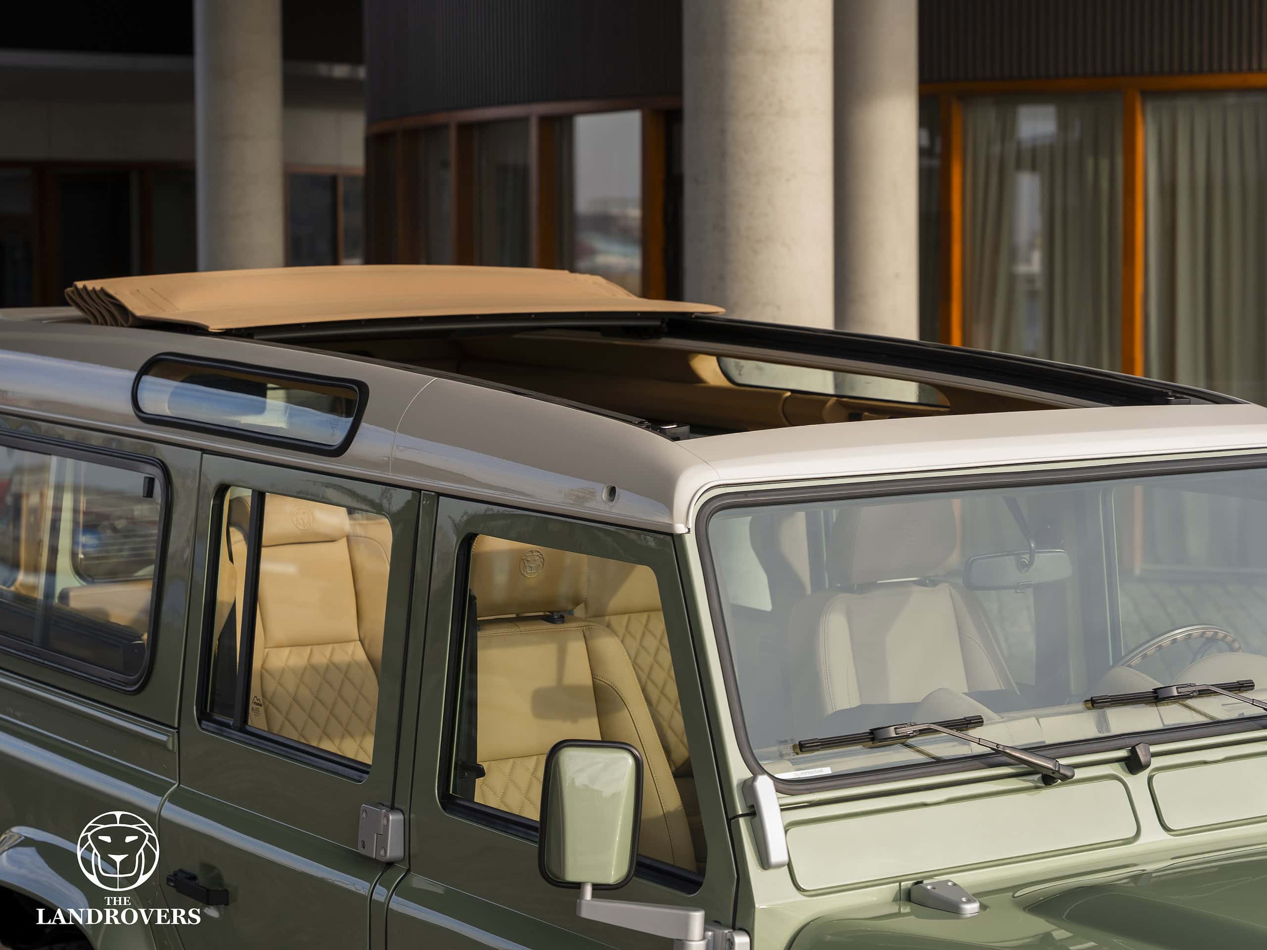 Roof & sunroof assembly